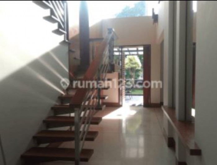 Rumah disewakan di Pondok Indah Jakarta Selatan